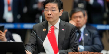 Singapore PM flags slowdown on prolonged Hormuz closure