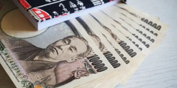 Yen steadies after Japan intervention, traders brace for more action