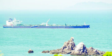 Oil tanker reaches South Korea after passing Hormuz blockade