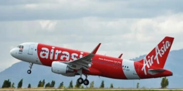 AirAsia to start new airline, stays defiant on fuel hedging