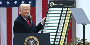 US trade court rules against Trump&rsquo;s global 10% tariff