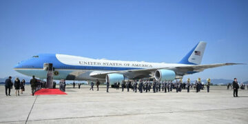US says goodbye to Air Force One plane as Qatari jet awaits