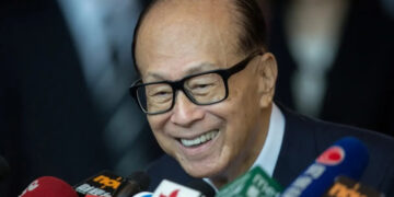 Li Ka-shing eyes more telco sales in ‘cash is king’ strategy