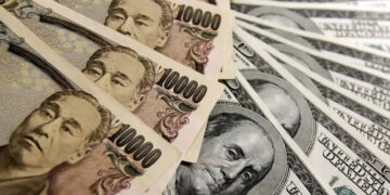 Dollar on defensive as markets hope for best on Middle East