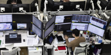Seoul&rsquo;s Kospi stock index tanks 10% to lead tech-fuelled Asia rout