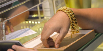Gold price dips 35 sen to RM510.80 per gramme