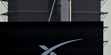 SpaceX shares slide below IPO price amid lockup fears