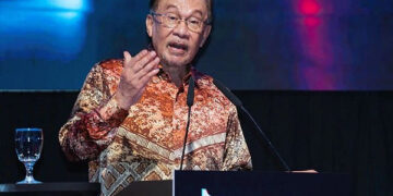 PM Anwar: Government to fast-track new e-commerce bill