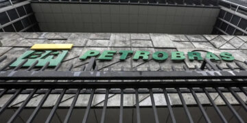 Brazil’s Petrobras detects signs of oil off Amazon coast