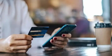 US retail sales weakest in over a year in July