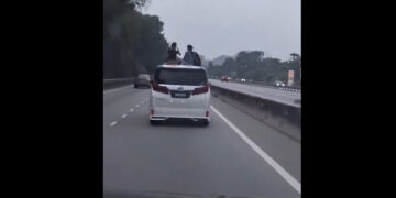 Alphard or amusement park ride at the North-South expressway