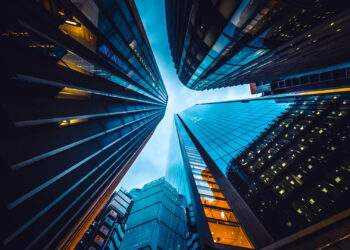 REIT sector faces mixed outlook amid geopolitical uncertainty; higher bond yields weigh on valuation