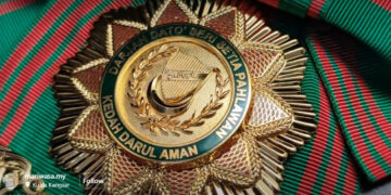 Bane of Datukship: Hotelier loses lucrative deals over insistence of being addressed by royal title