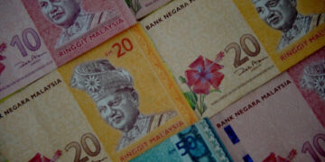 Ringgit closes higher against US dollar on risk appetite
